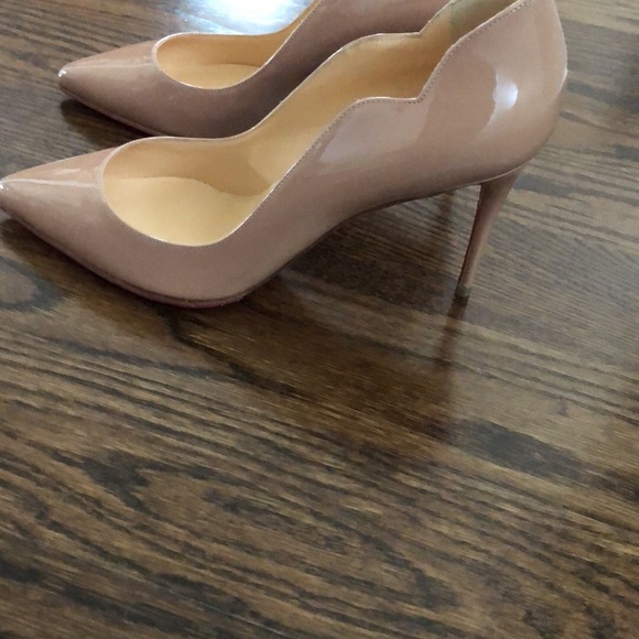 Christian Louboutin - Picture 2 of 5